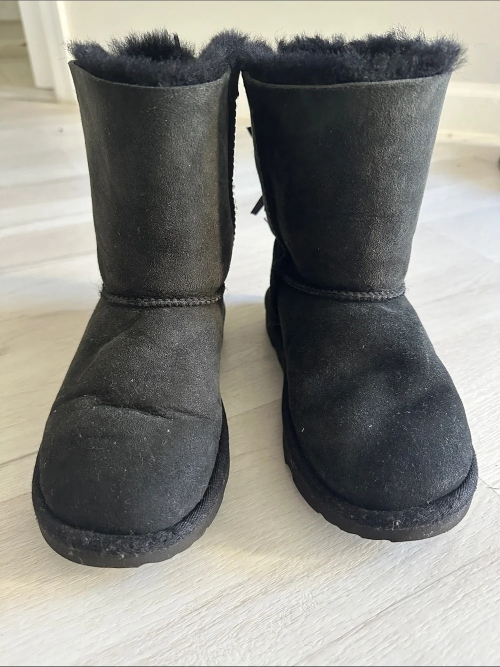 UGG Bailey Bow II Black Kids Boots Size 2